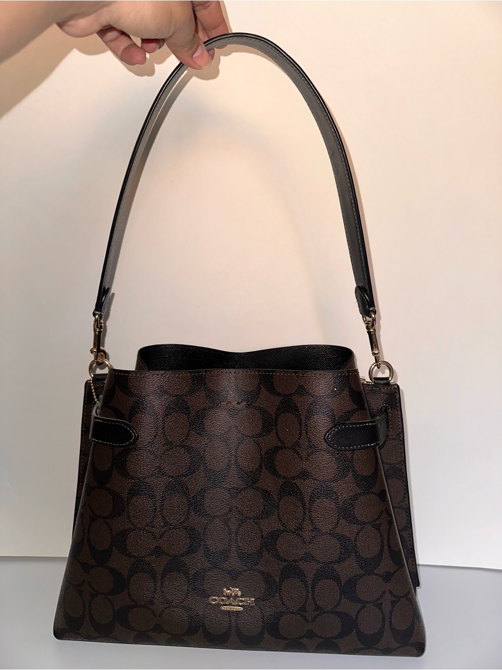 Coach Hanna Shoulder Bag In Signature Canvas - Picture 3 of 10